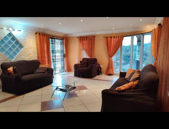 3 BEDROOM HOUSE FOR SALE IN SHALLCROSS